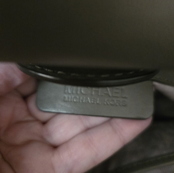 Michael Kors Bag EUC - Picture 13 of 16